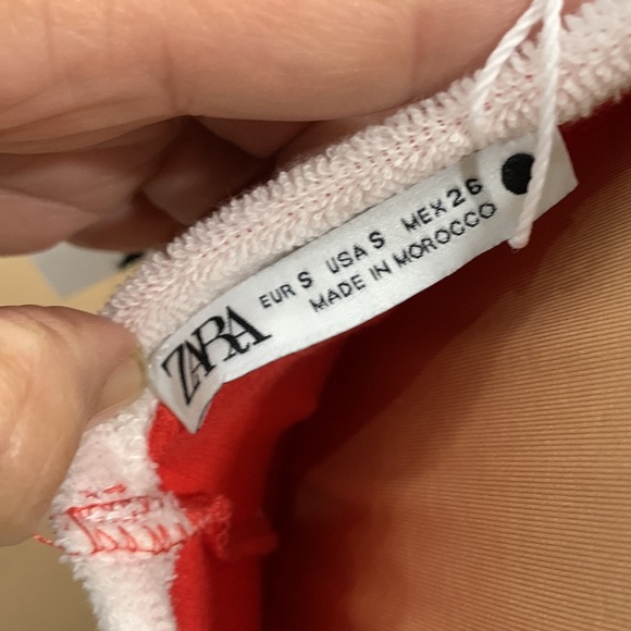 NWT Zara Terry Cloth Red & White‎ 70’s Inspired Crop Top Cut Out V-Neck Size S - Picture 9 of 9